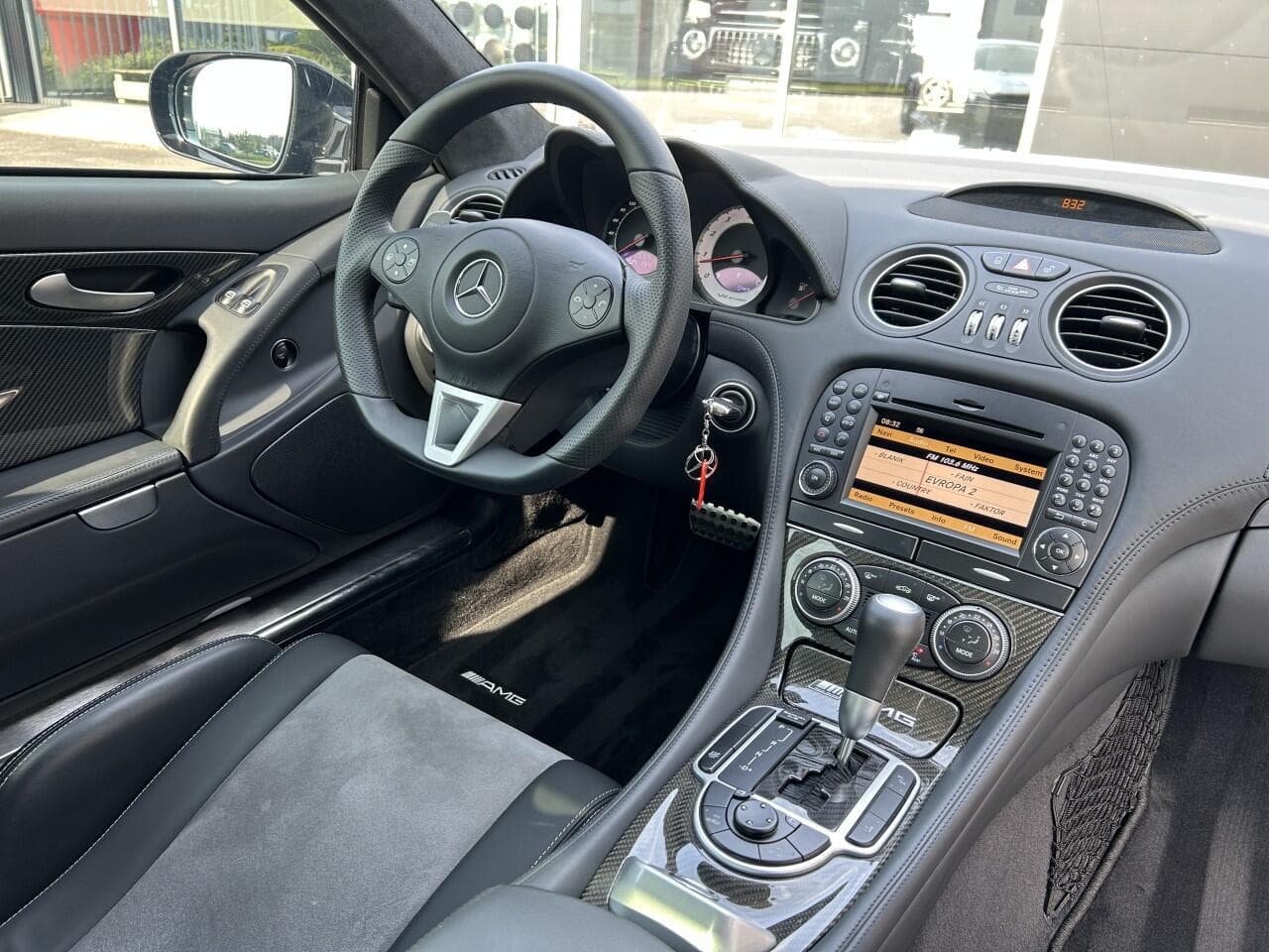 2010 Mercedes-Benz SL - 17