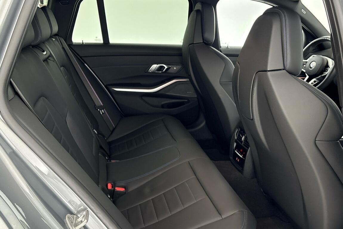 2025 BMW 3-SERIES - 12