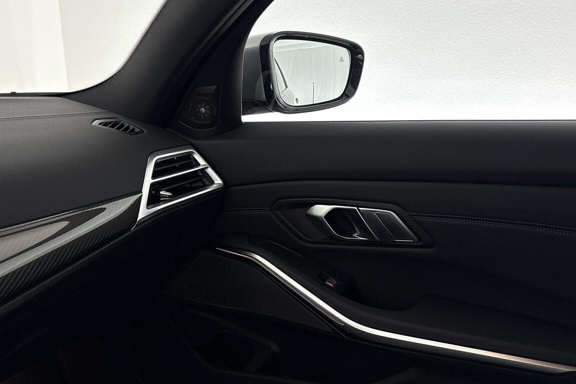 2025 BMW 3-SERIES - 19