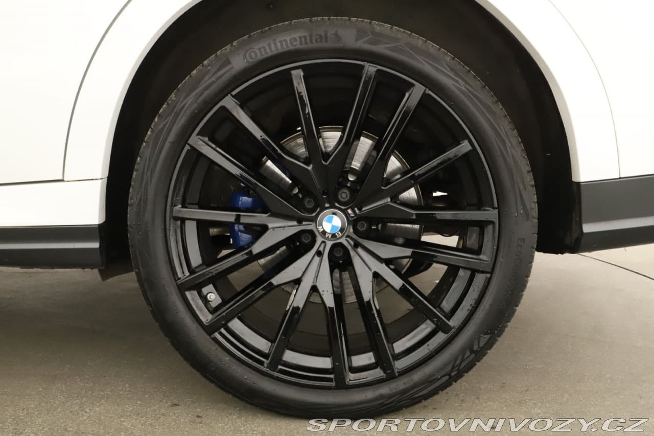 2022 BMW X6 - 12