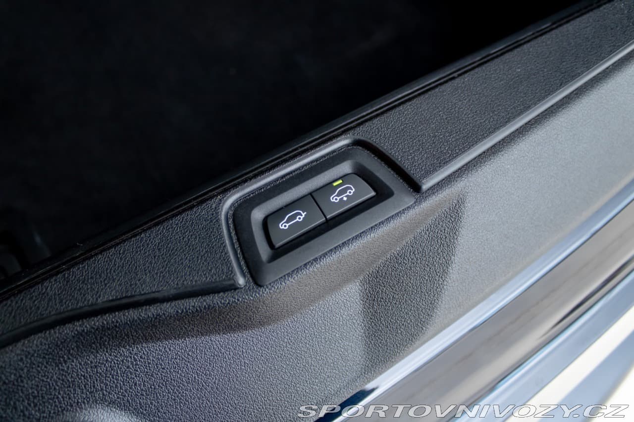2020 BMW X5 - 16