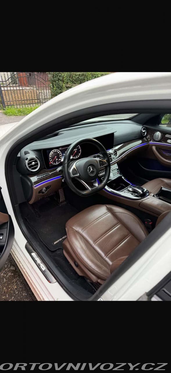 2017 Mercedes-Benz E-CLASS - 11