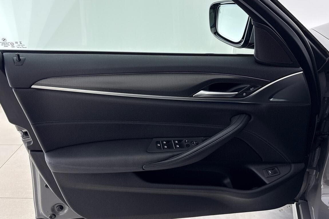 2020 BMW 5-SERIES - 18