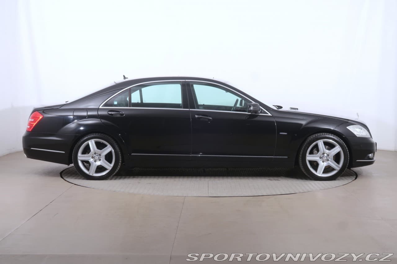 2011 Mercedes-Benz S-CLASS - 11