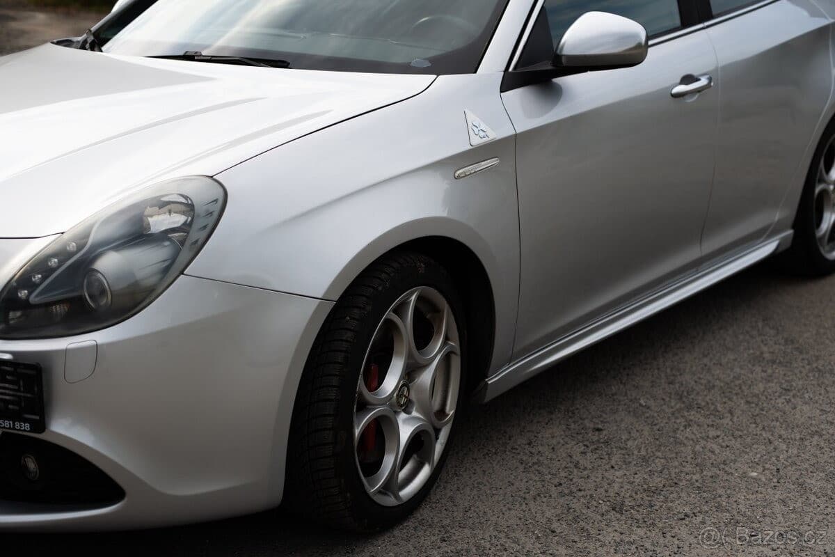 2011 Alfa Romeo GIULIETTA - 2