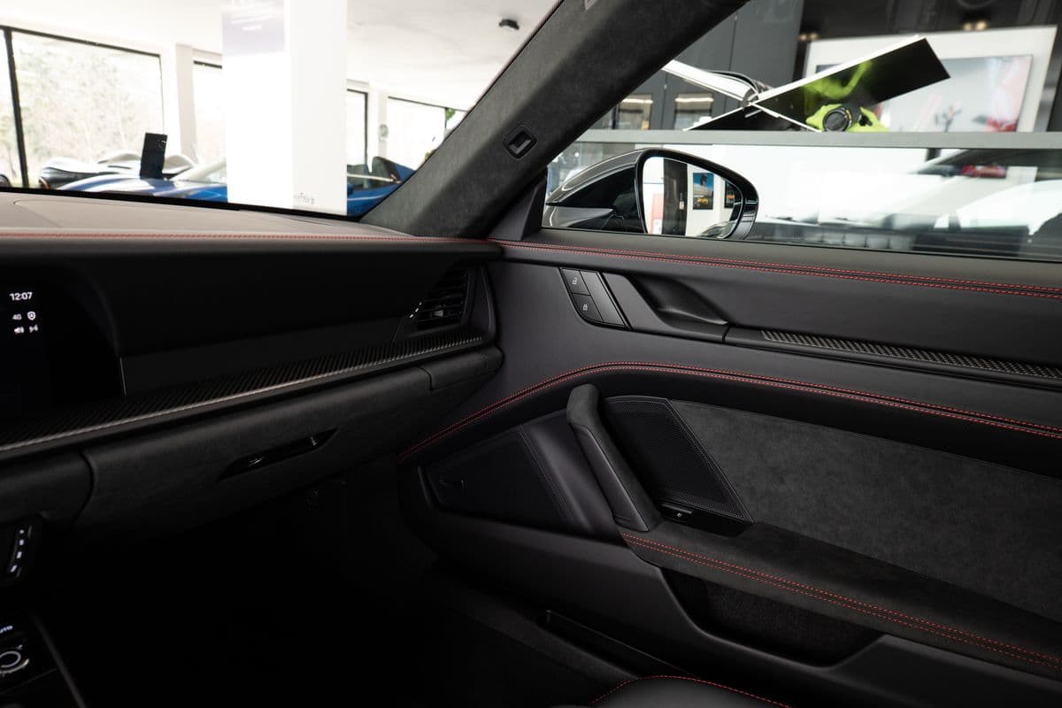 2026 Porsche 911 - 31
