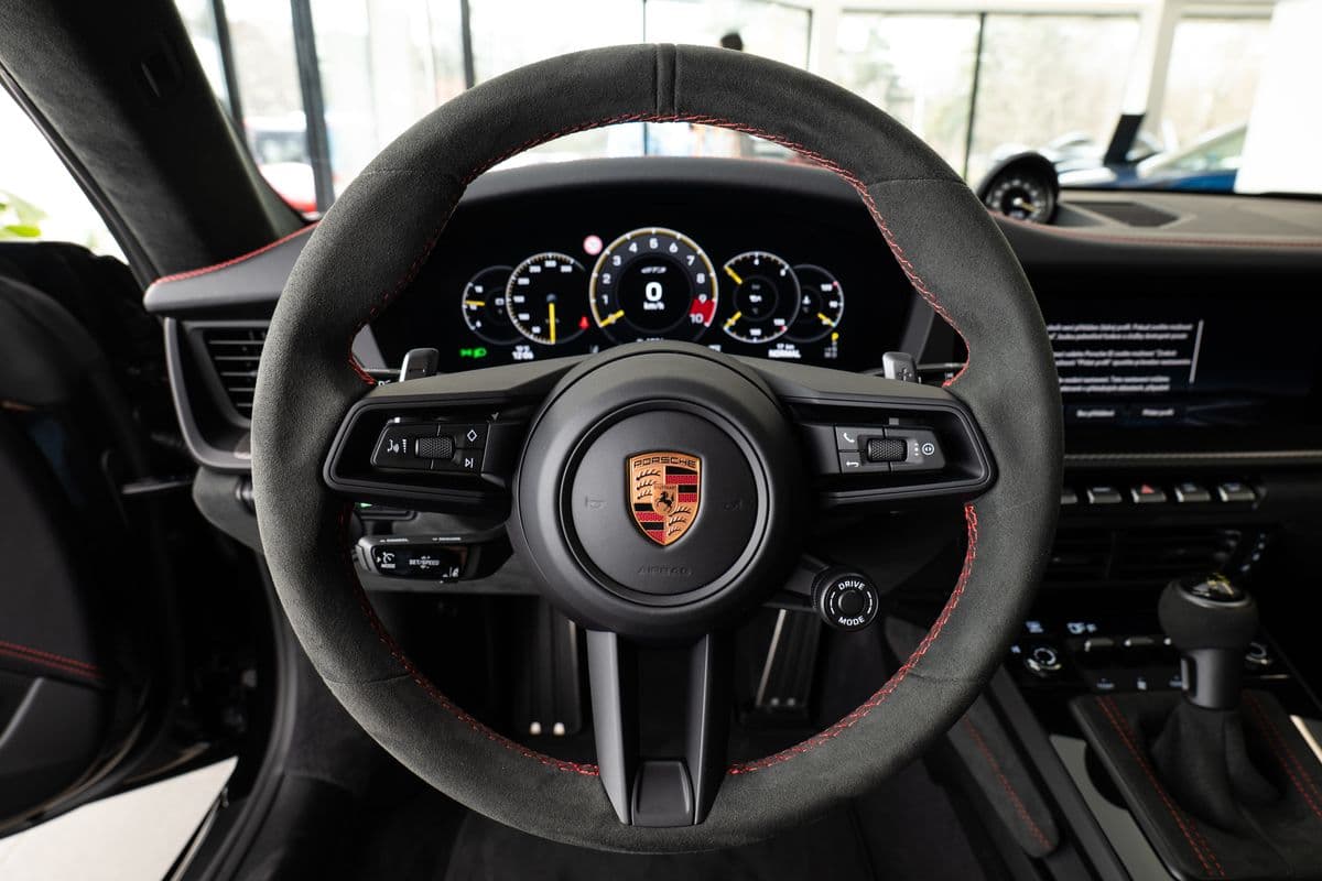 2026 Porsche 911 - 11