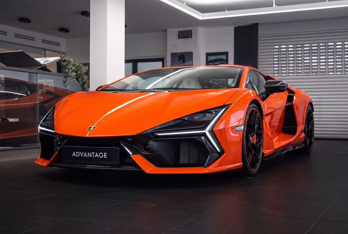 2026 Lamborghini REVUELTO