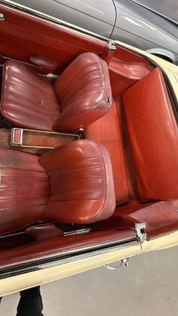 1967 Mercedes-Benz SL - 23