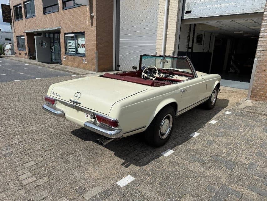 1967 Mercedes-Benz SL - 13