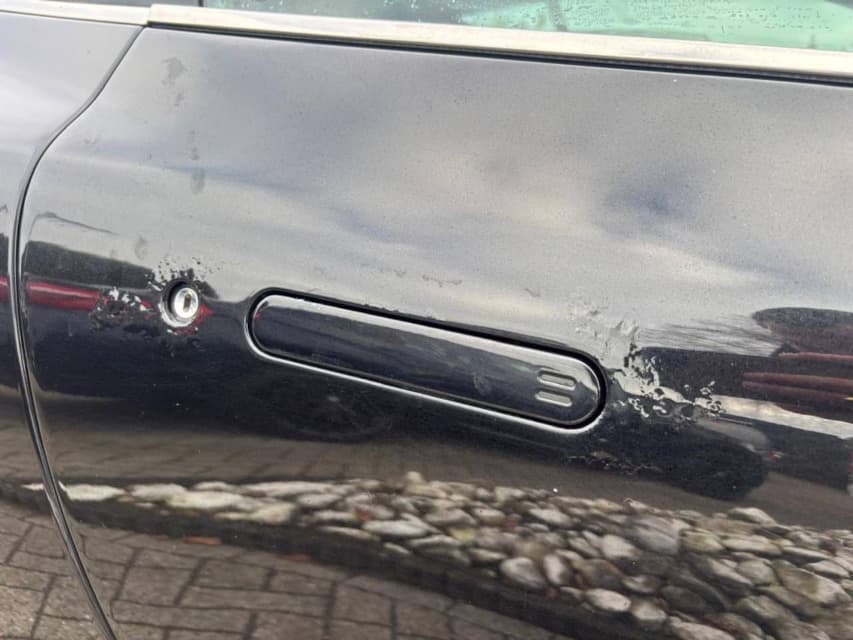 2005 Aston Martin DB9 - 13