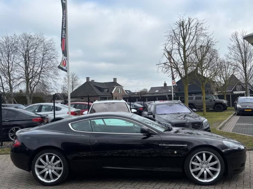2005 Aston Martin DB9 - 4
