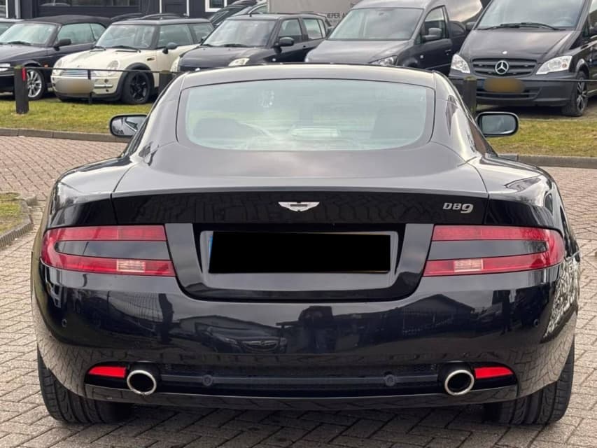 2005 Aston Martin DB9 - 5