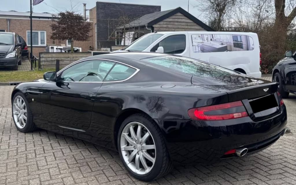 2005 Aston Martin DB9 - 6