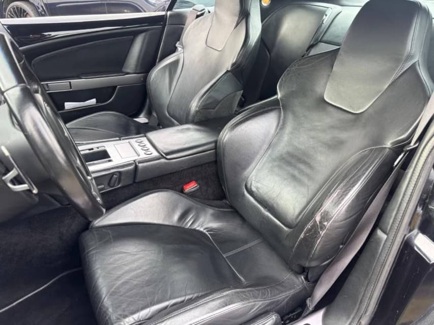 2005 Aston Martin DB9 - 9