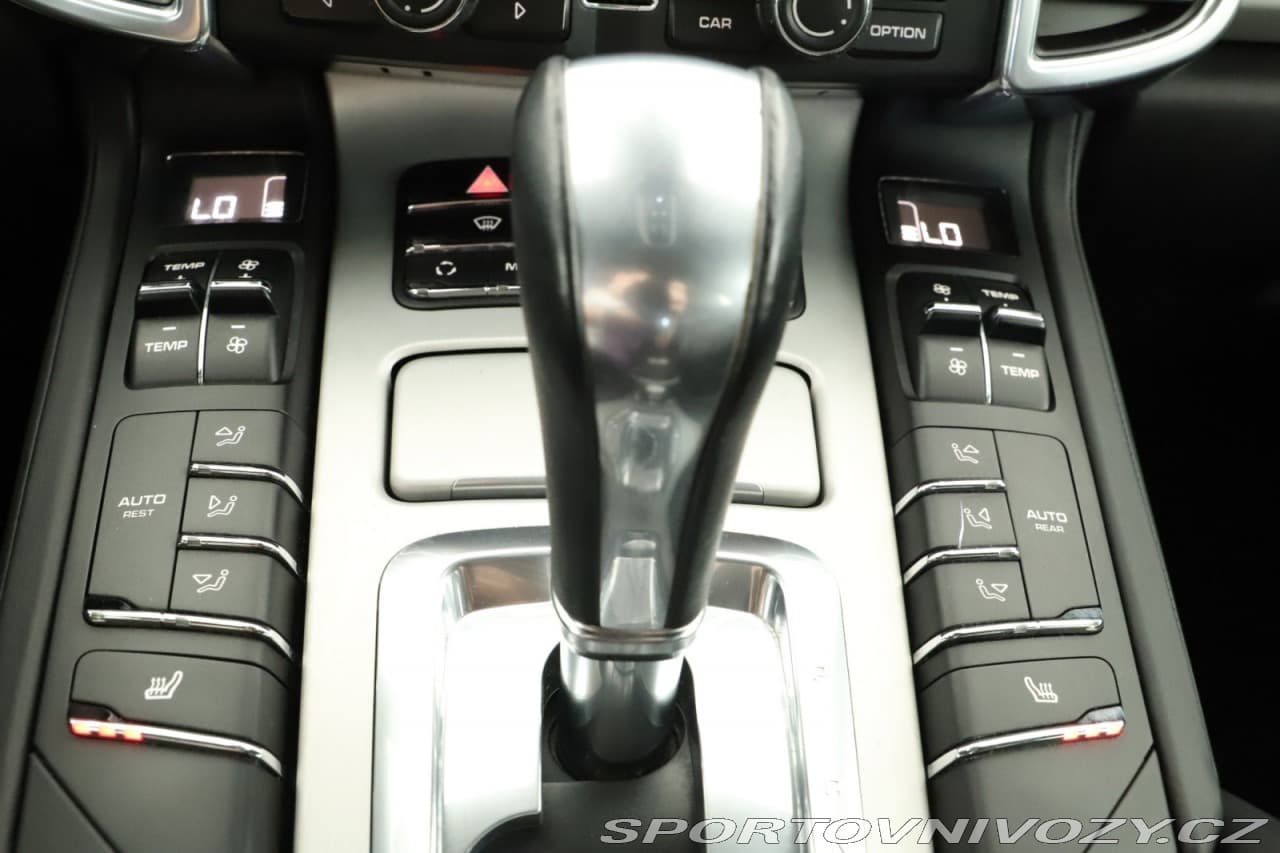 2013 Porsche CAYENNE - 12