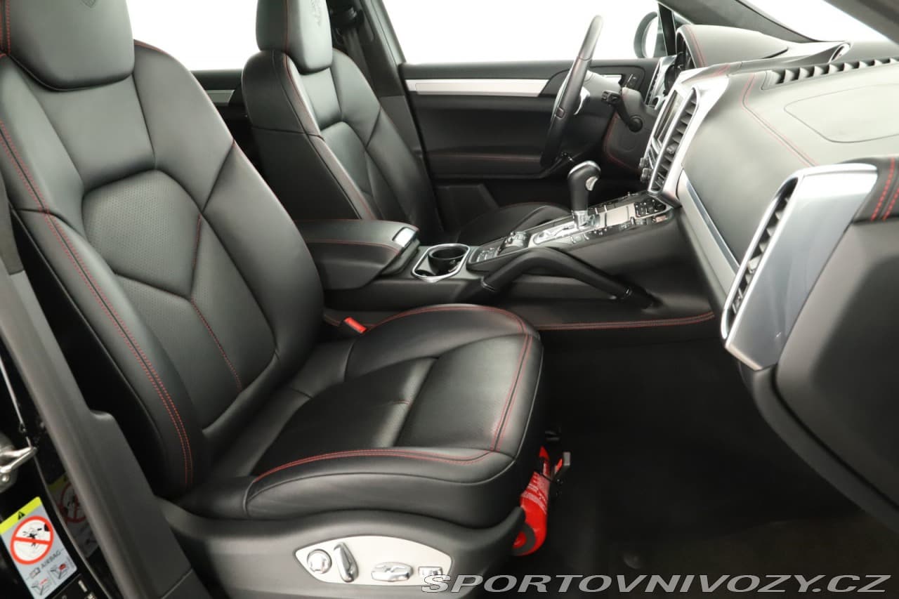 2013 Porsche CAYENNE - 18