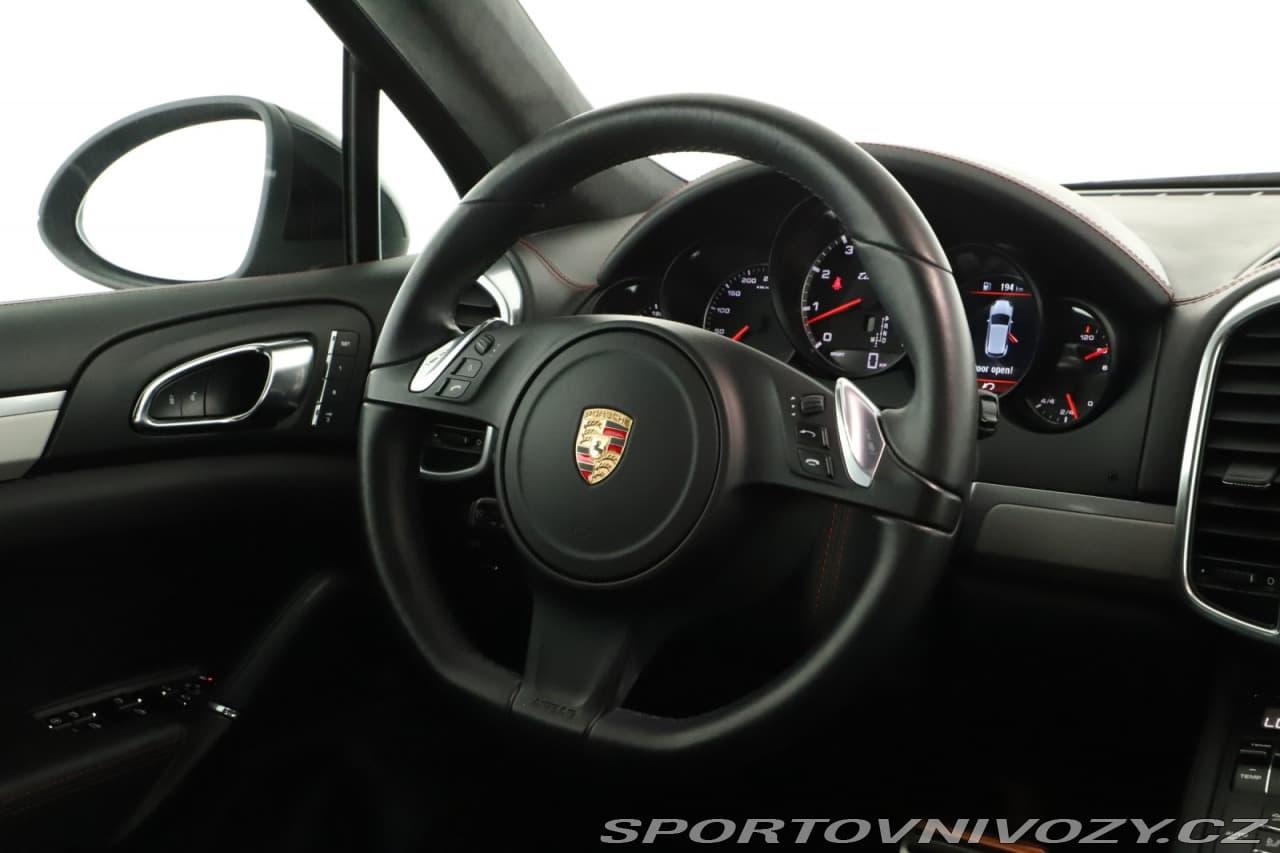 2013 Porsche CAYENNE - 8