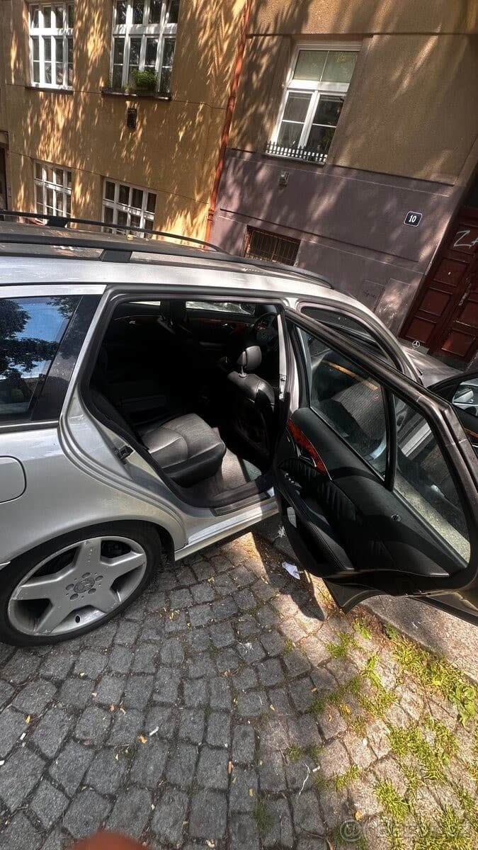 Mercedes-Benz E-CLASS - 10