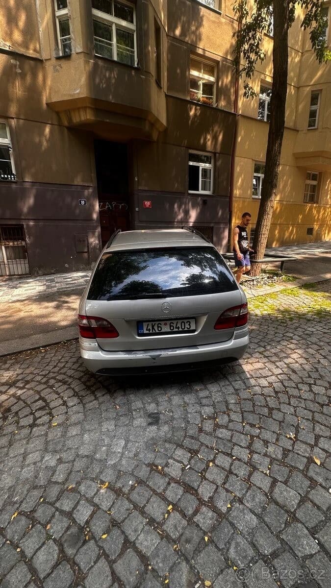 Mercedes-Benz E-CLASS - 16
