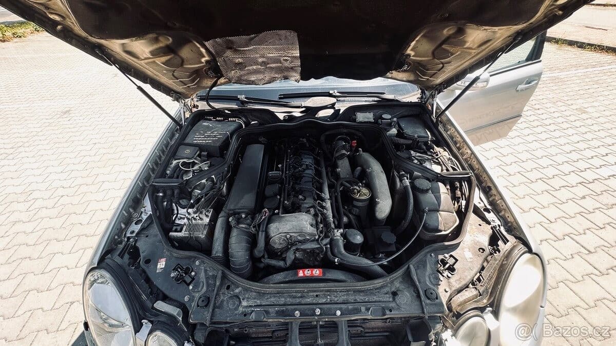 Mercedes-Benz E-CLASS - 3