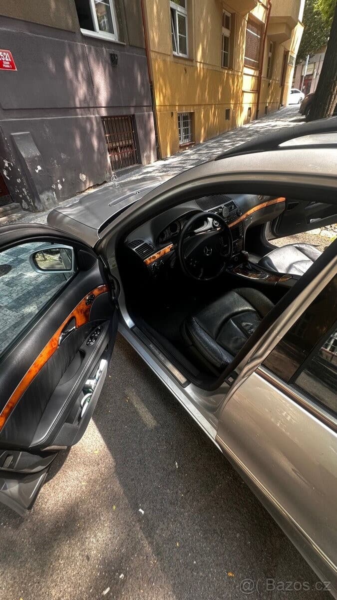 Mercedes-Benz E-CLASS - 7