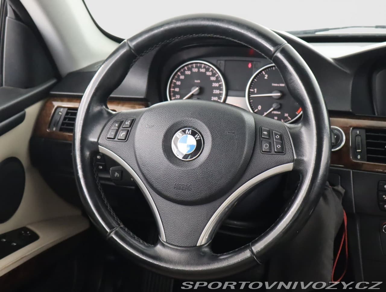 2010 BMW 3-SERIES - 17