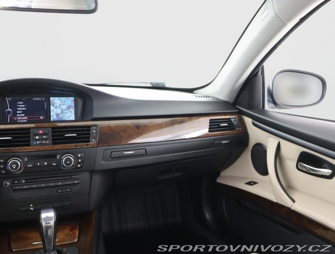 2010 BMW 3-SERIES - 8