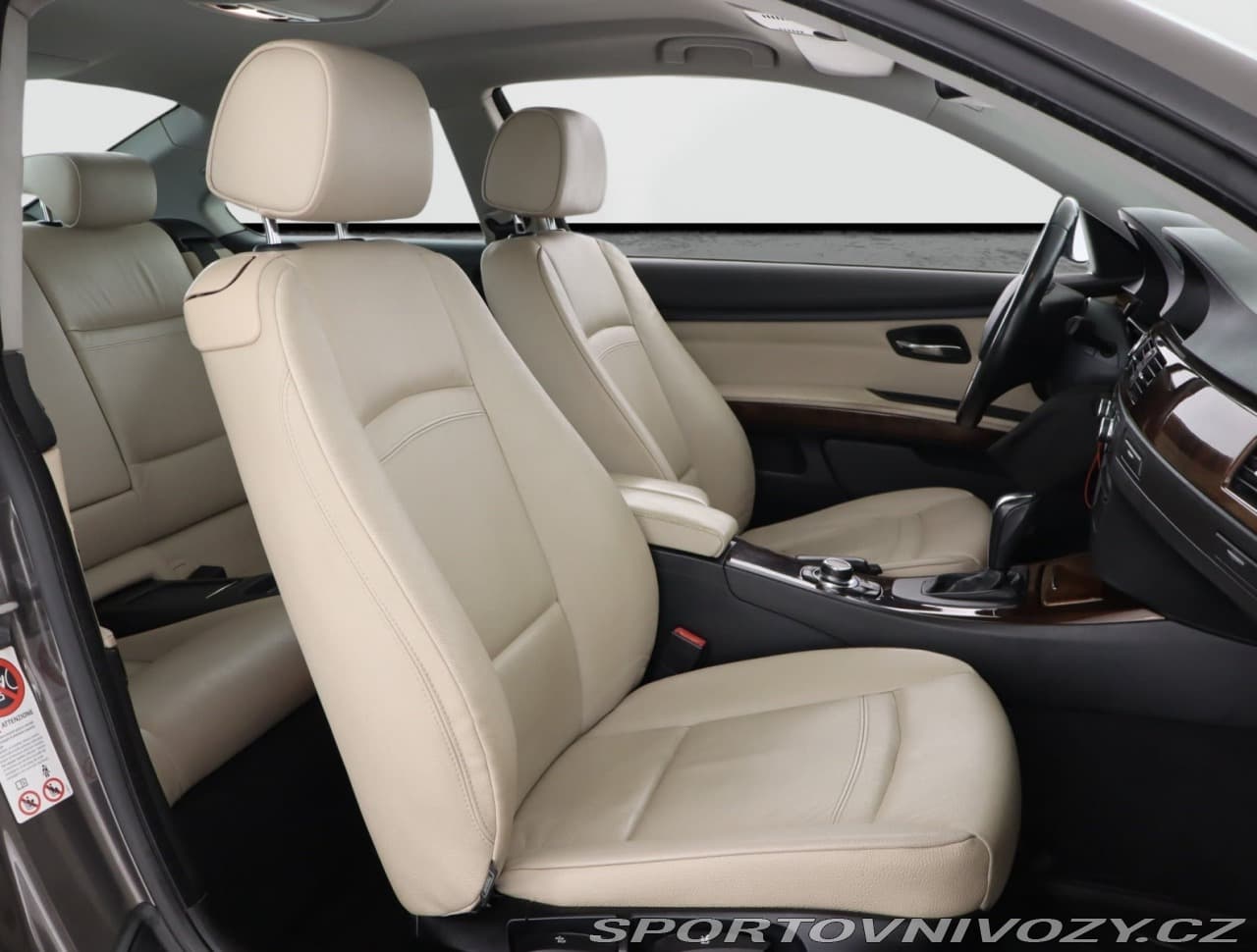 2010 BMW 3-SERIES - 9