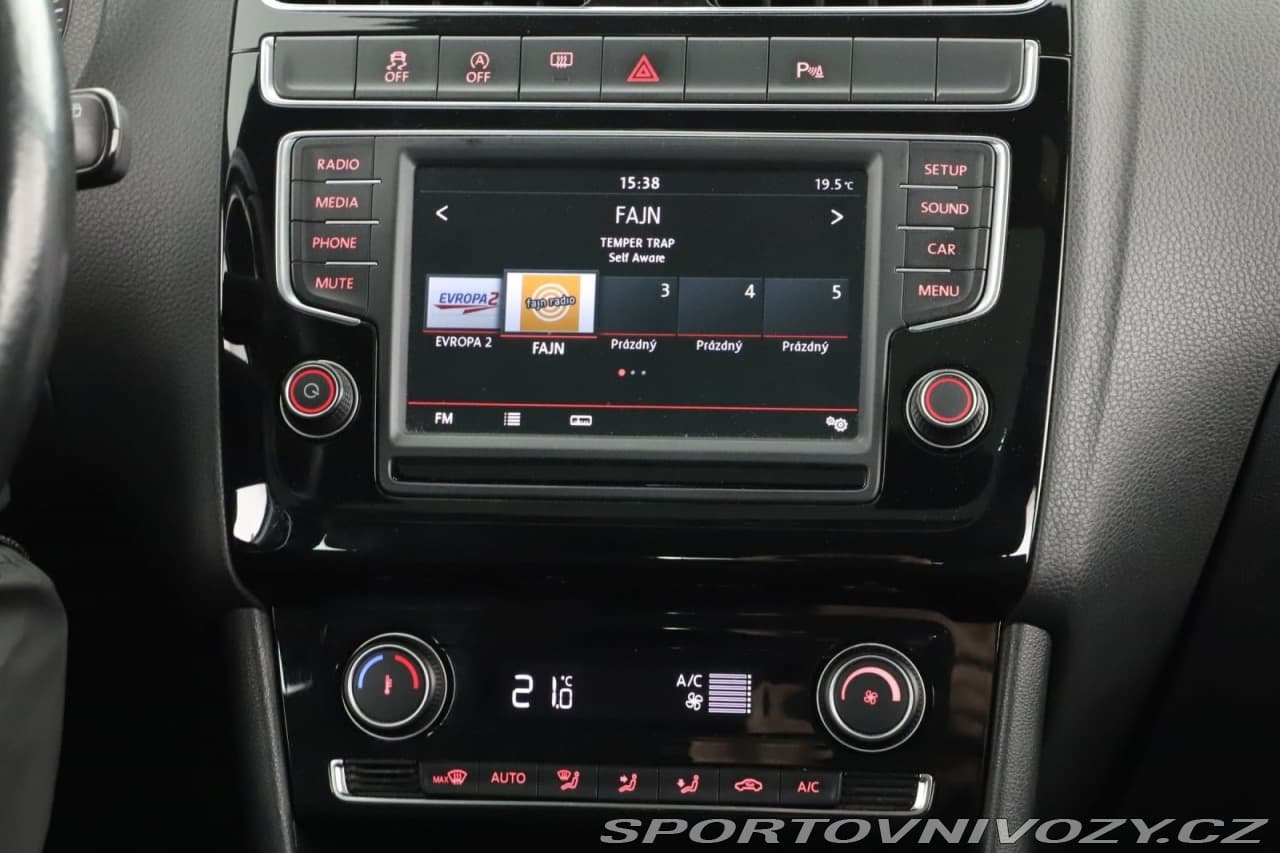 2015 Volkswagen POLO - 12
