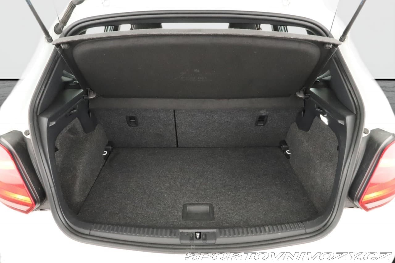 2015 Volkswagen POLO - 13