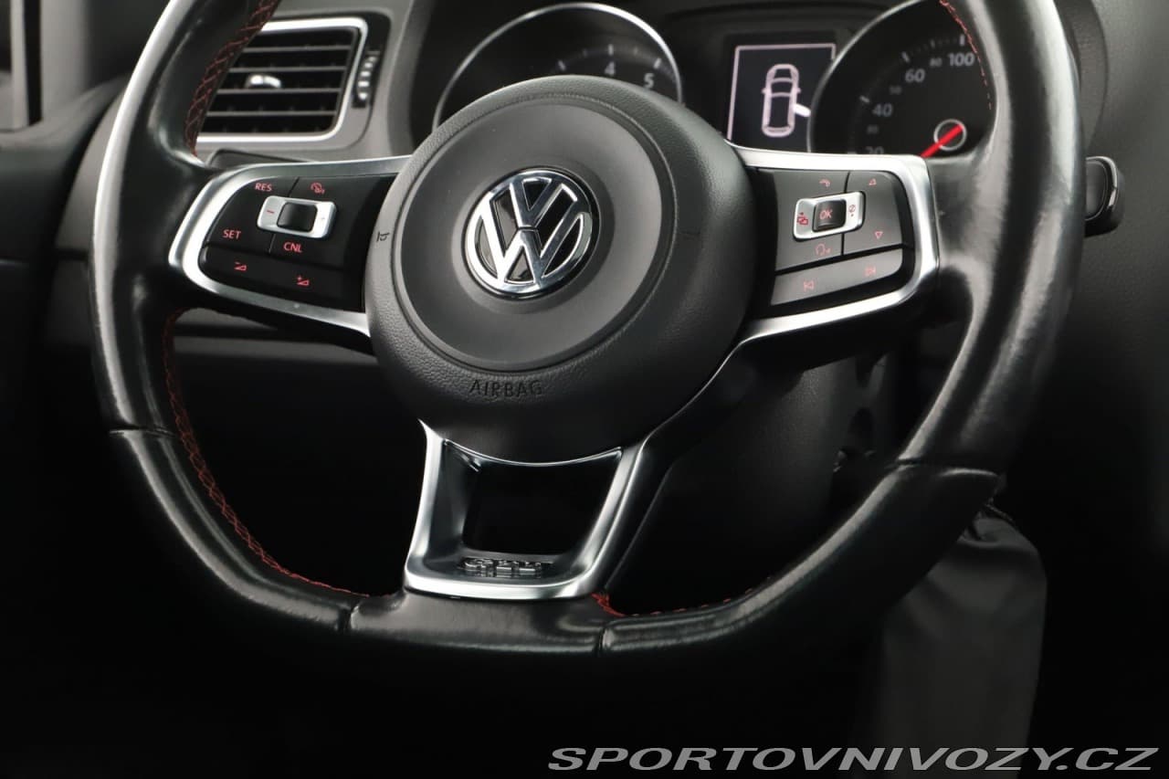 2015 Volkswagen POLO - 8