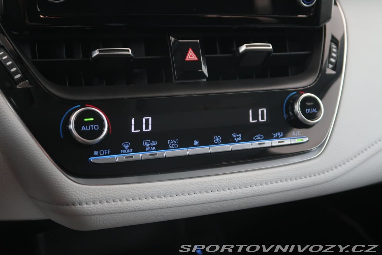 2021 Toyota COROLLA - 11