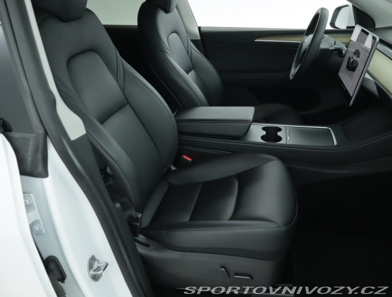 2023 Tesla MODEL Y - 9