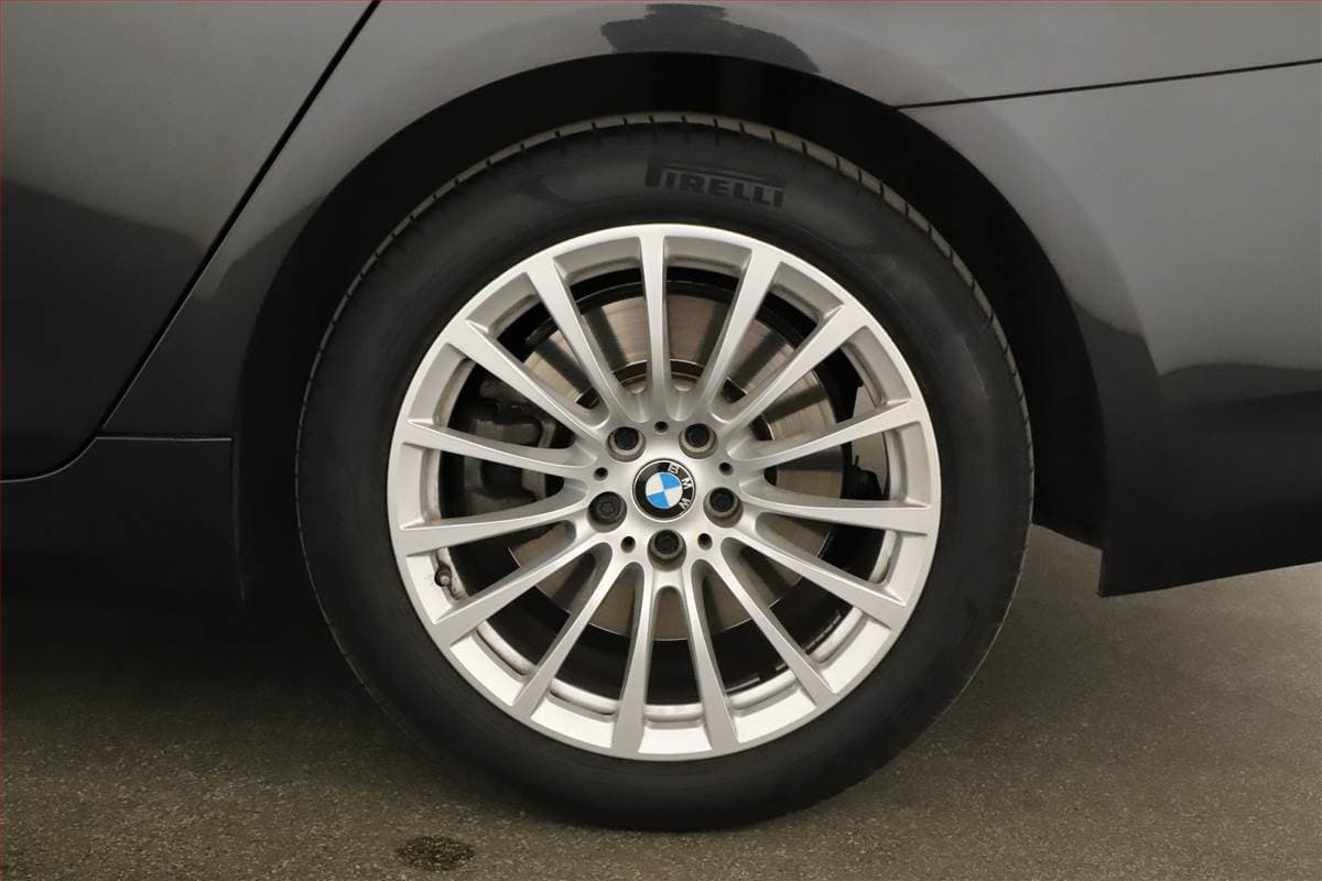 2023 BMW 5-SERIES - 12