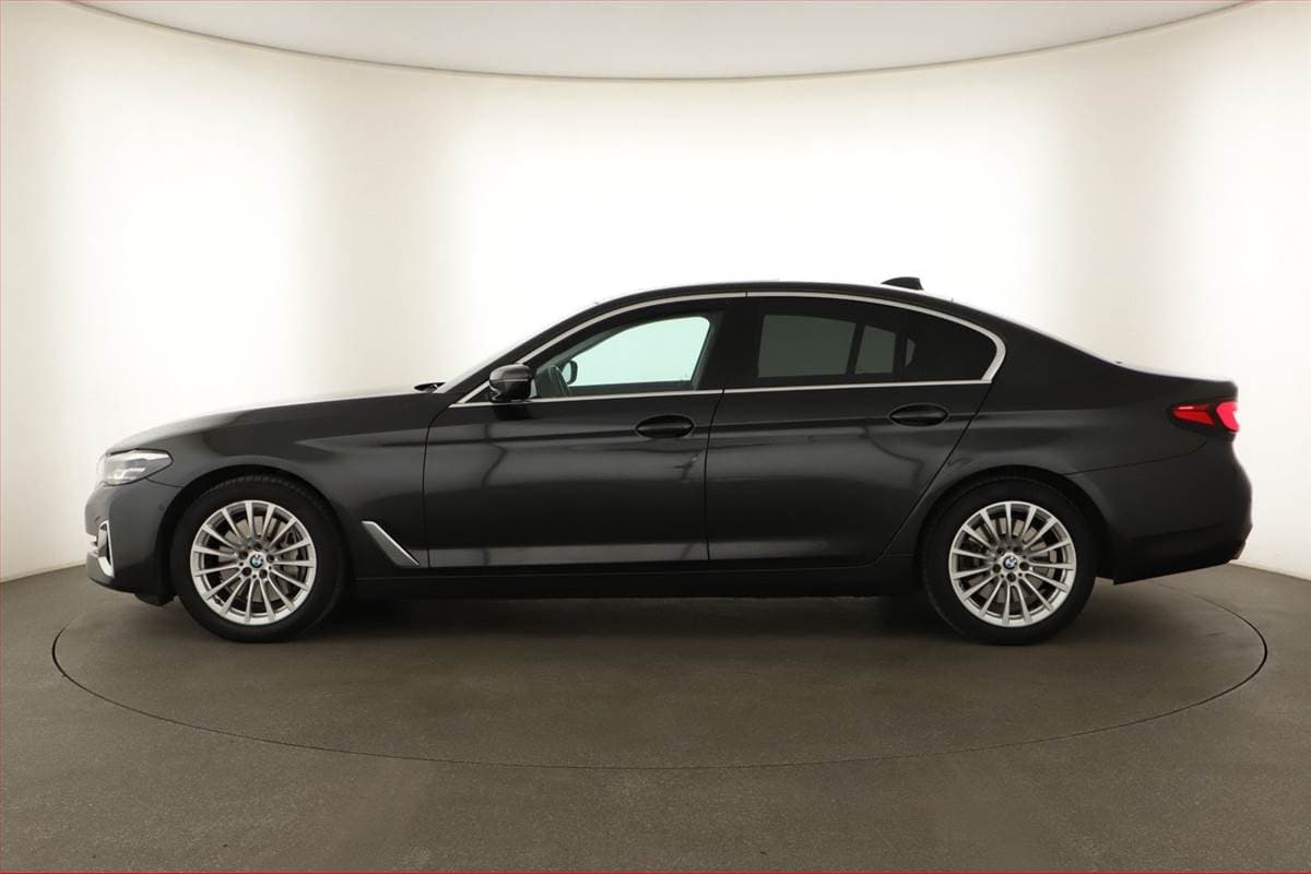 2023 BMW 5-SERIES - 3