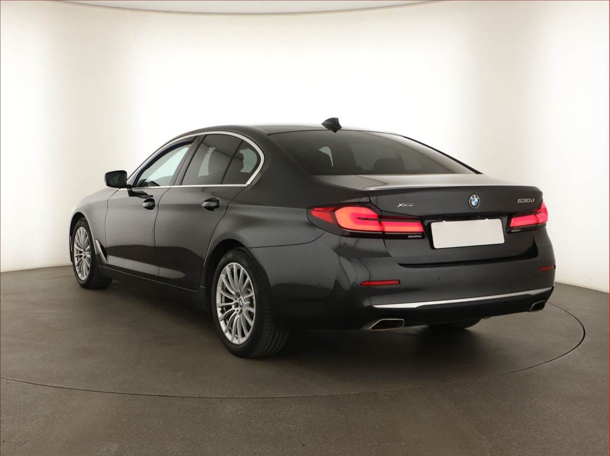 2023 BMW 5-SERIES - 4