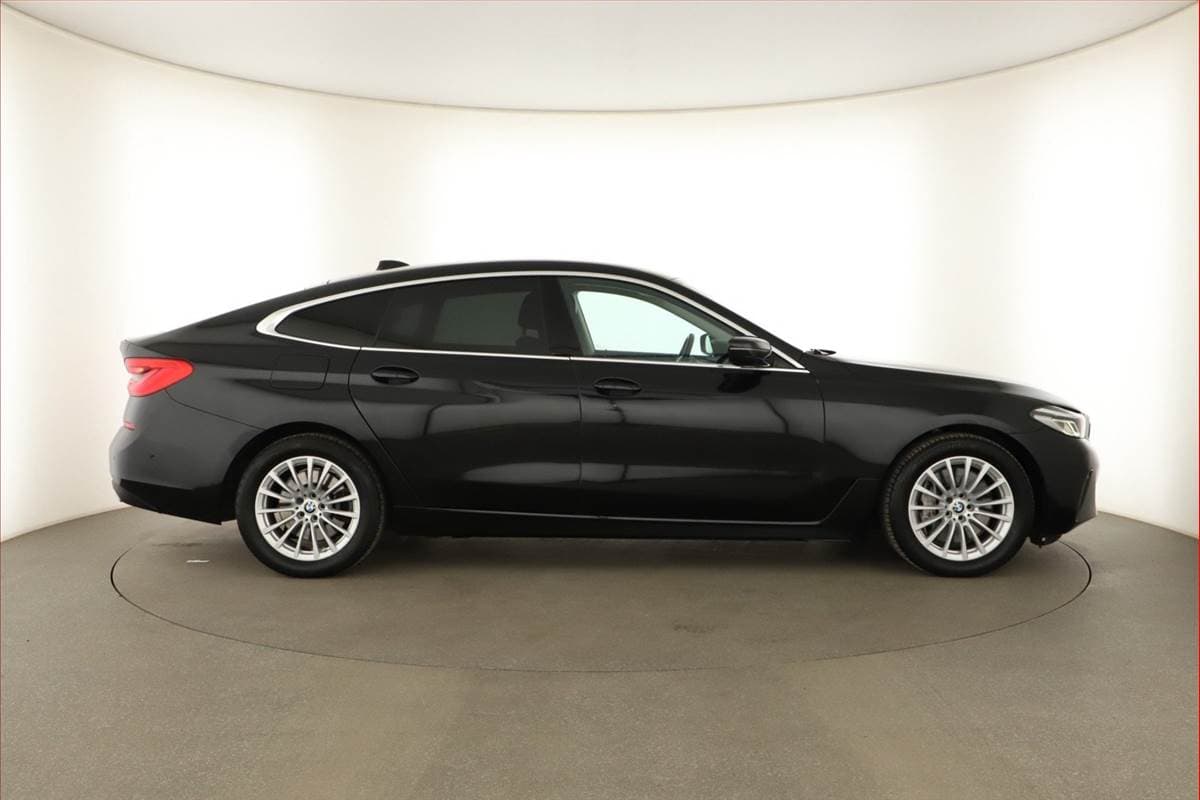 2022 BMW 6-SERIES - 6