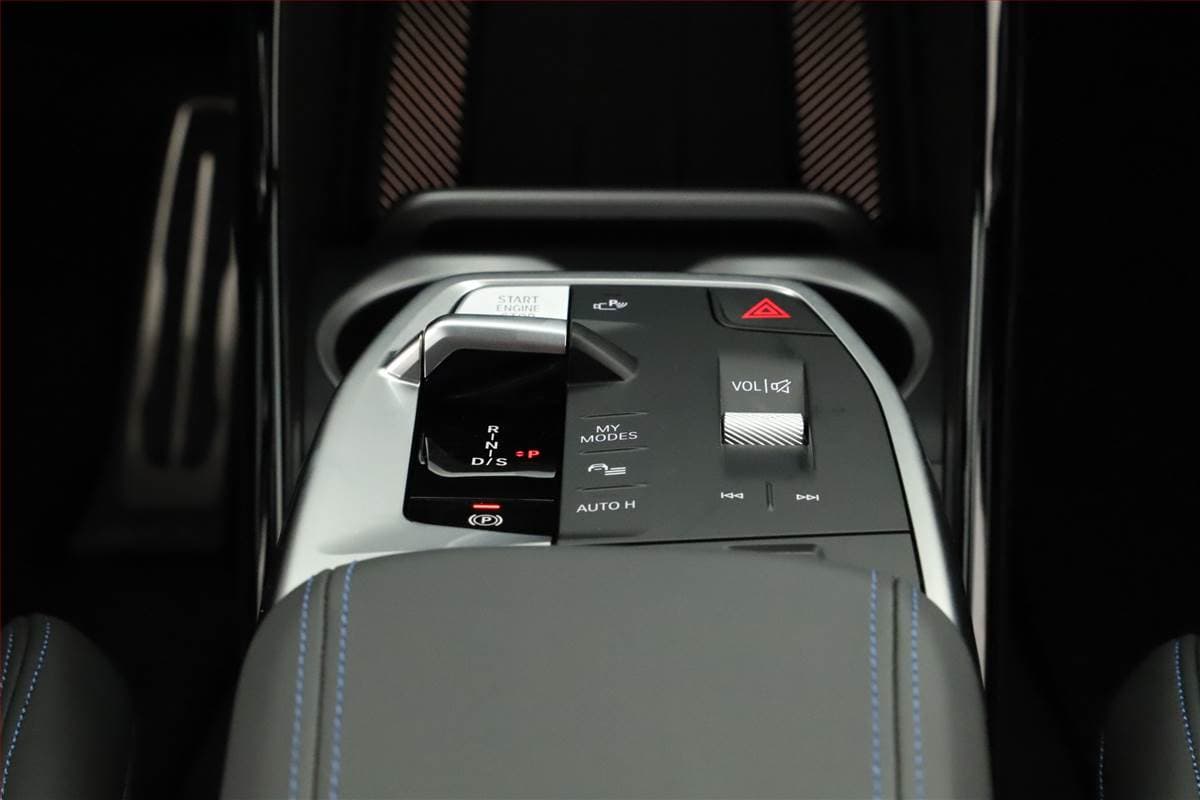 2025 BMW X1 - 15