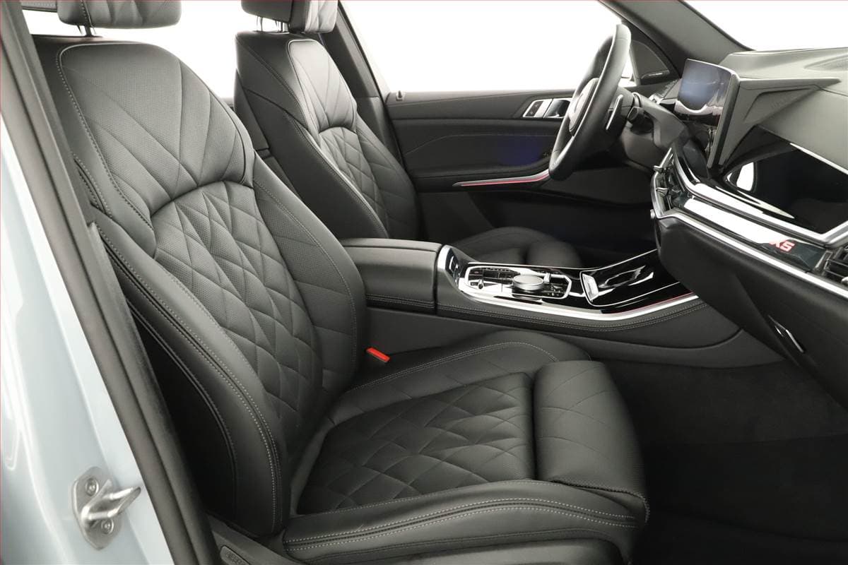 2025 BMW X5 - 7