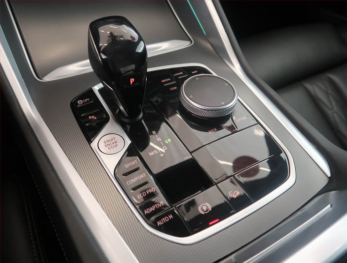2021 BMW X6 - 13