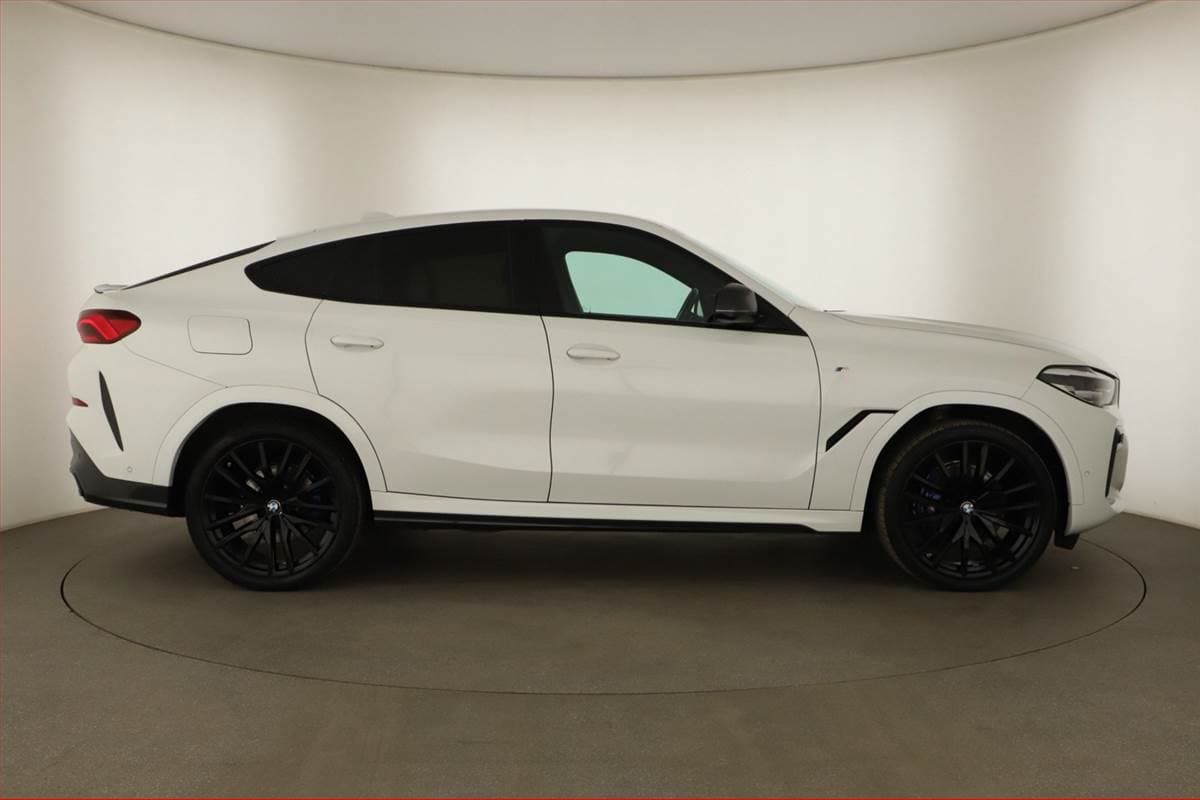2022 BMW X6 - 6