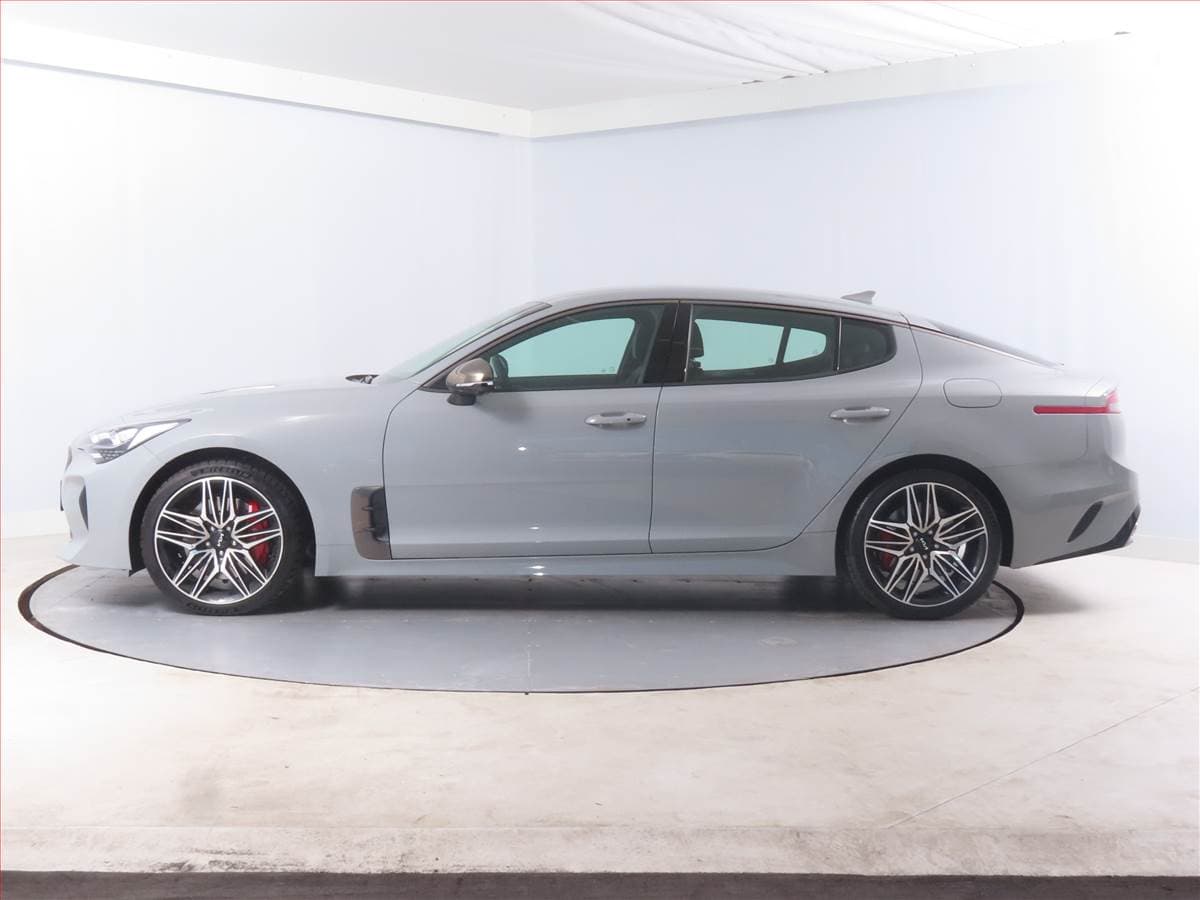 2023 Kia STINGER - 3