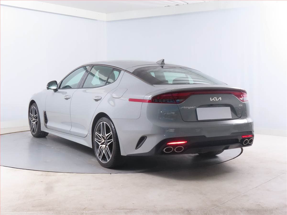 2023 Kia STINGER - 4
