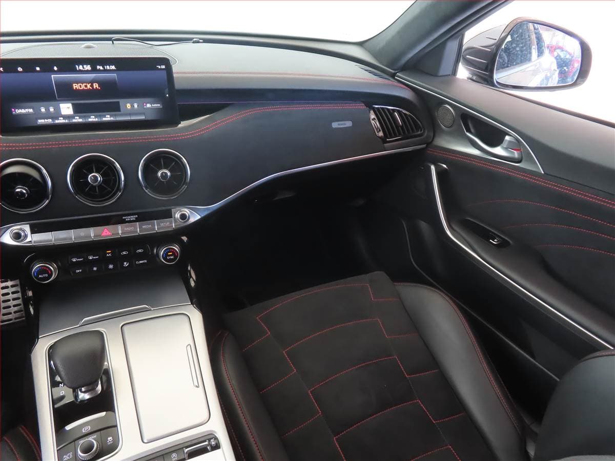 2023 Kia STINGER - 8