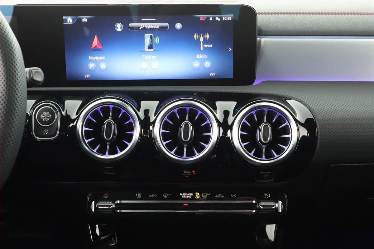 2025 Mercedes-Benz CLA - 9