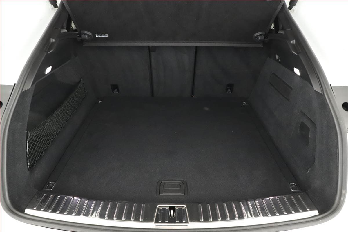 2022 Porsche CAYENNE - 11