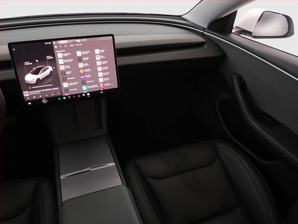 2024 Tesla MODEL 3 - 8
