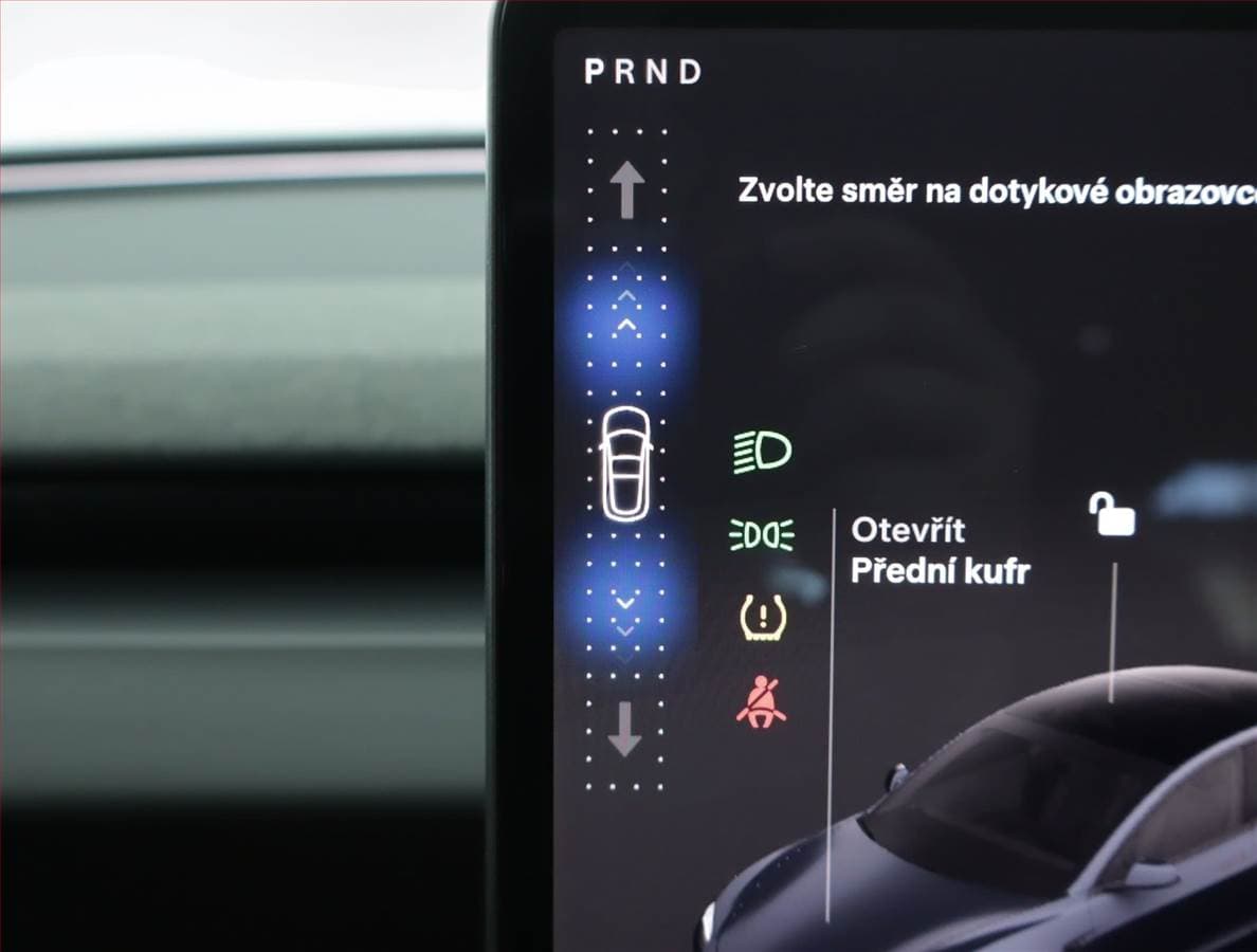 2025 Tesla MODEL 3 - 13