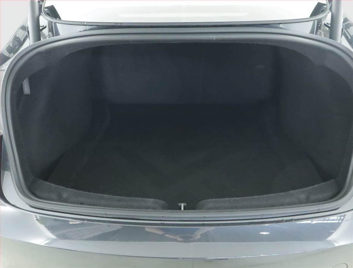 2025 Tesla MODEL 3 - 14